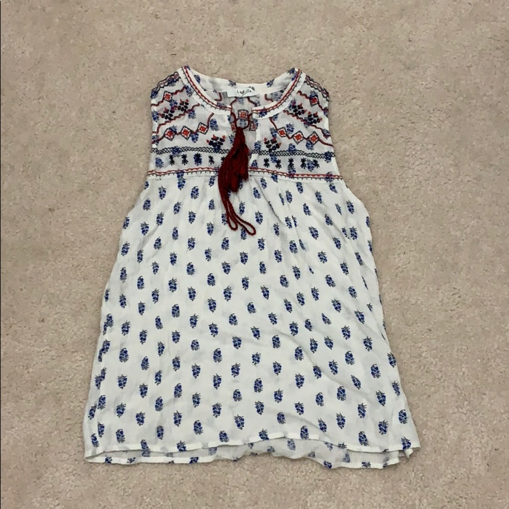 PRETTIEST SLEEVELESS BLOUSE!!